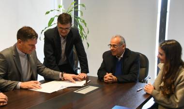 Parque Industrial: se firmó un convenio para fomentar la competitividad en las empresas